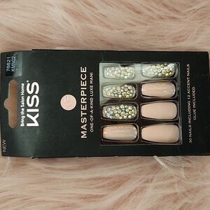 Brand New KISS MASTERPIECE False Nails-L